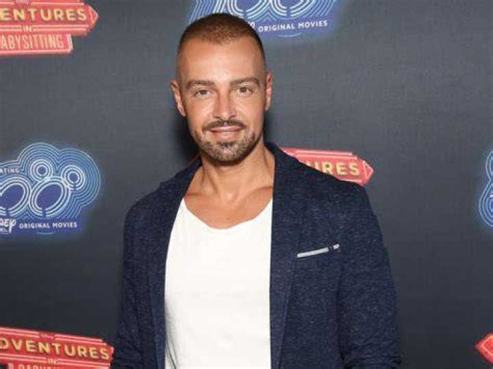 Complete Details About Joey Lawrence and Chandie YawnNelson's Marriage