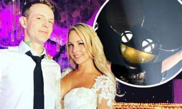 Deadmau5 Marries Longtime Girlfriend Kelly 'Grill' Fedoni