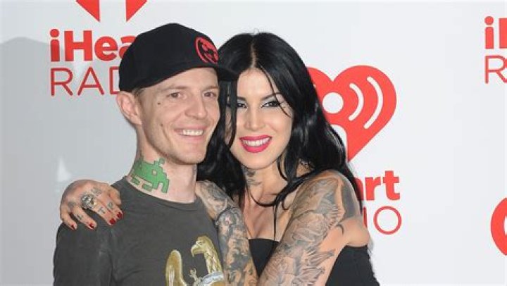 Deadmau5 Proposes to Kat Von D on Twitter, Kat Von D Accepts on Twitter