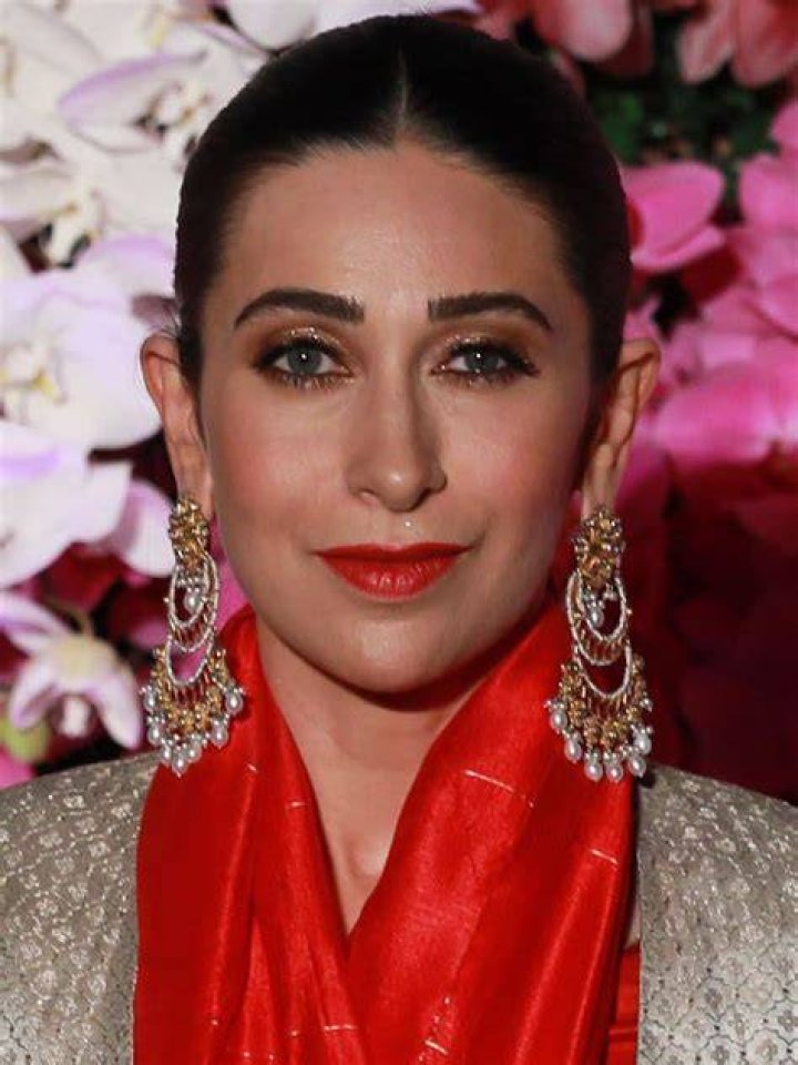 Karishma Kapoor Biography, Height & Life Story Super Stars Bio