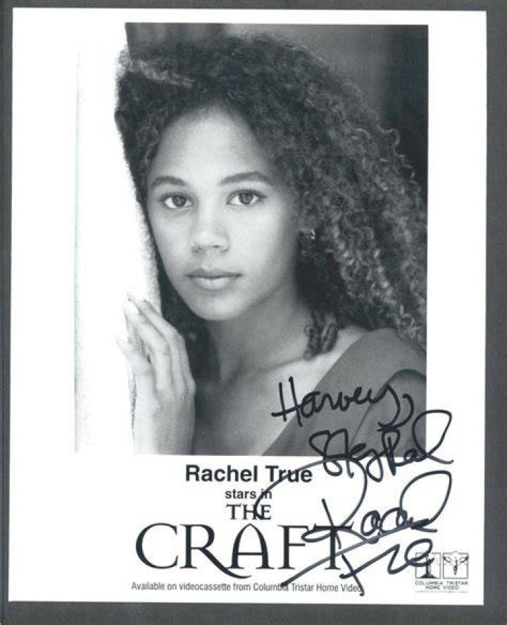 ‘The Craft’ Star Rachel True Still Looks Amazing at 50!