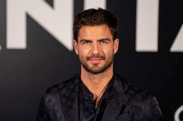 Maxi Iglesias Topic YouTube
