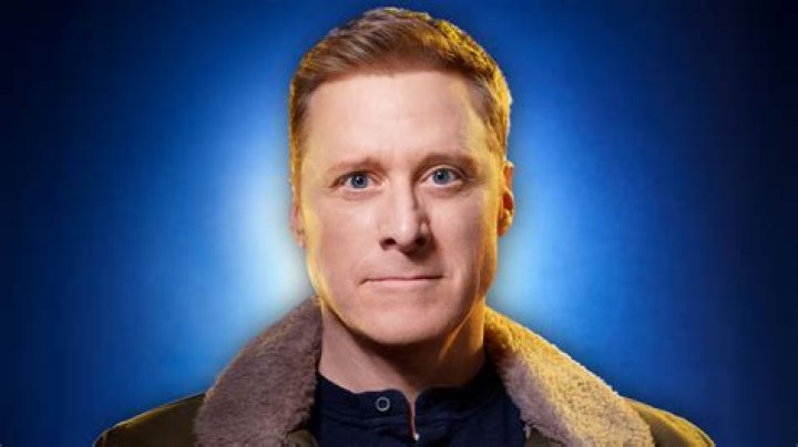 Photo de Alan Tudyk Resident Alien Photo Alan Tudyk, Sara Tomko