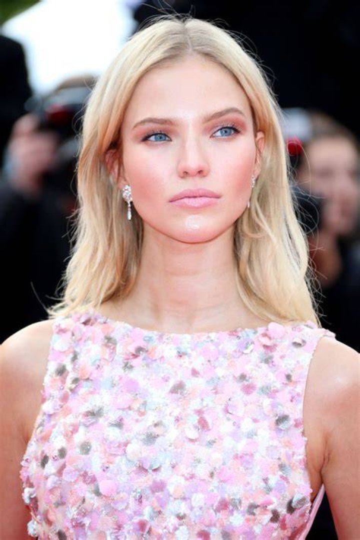 Sasha Luss Biography Facts, Childhood, Family Life & Achievements