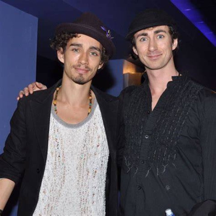 Uncover The Truth About Robert Sheehan's Marital Status: Exclusive Insights Revealed