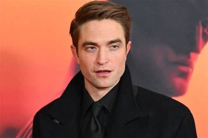 Unveiling Robert Pattinson's Age: A Detailed Exploration