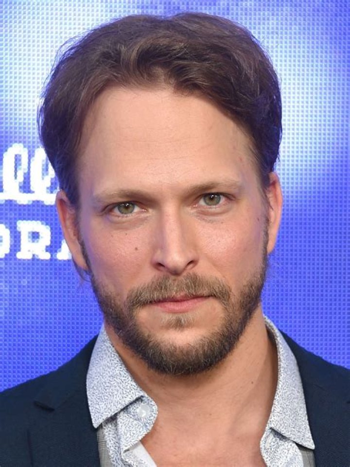 Who is actor Jon Cor Married to? Wife, Height, Net Worth, Wiki